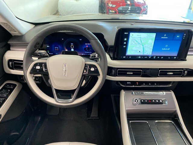 New 2026 Lincoln Aviator AWD image 12