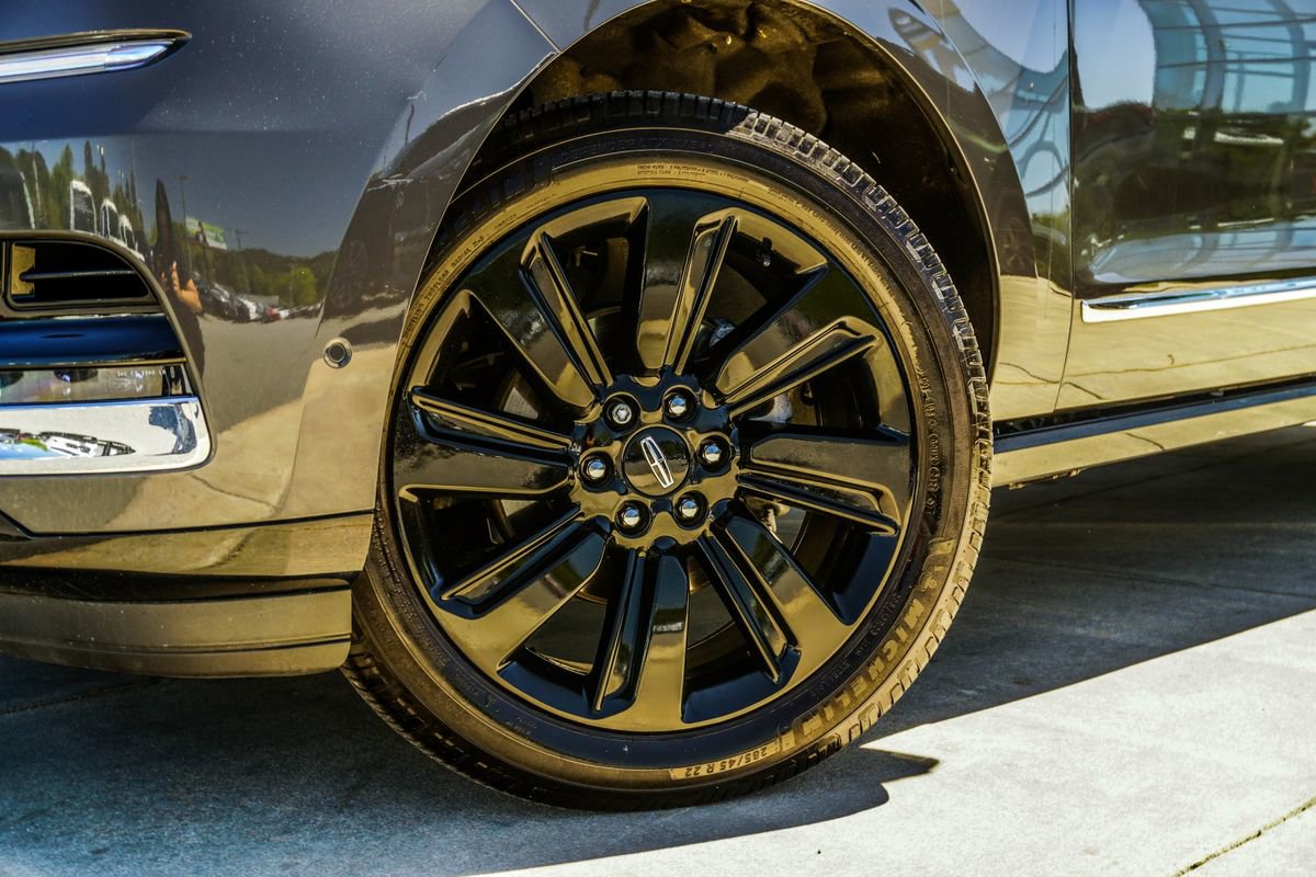 Used 2023 Lincoln Navigator L Black Label image 3