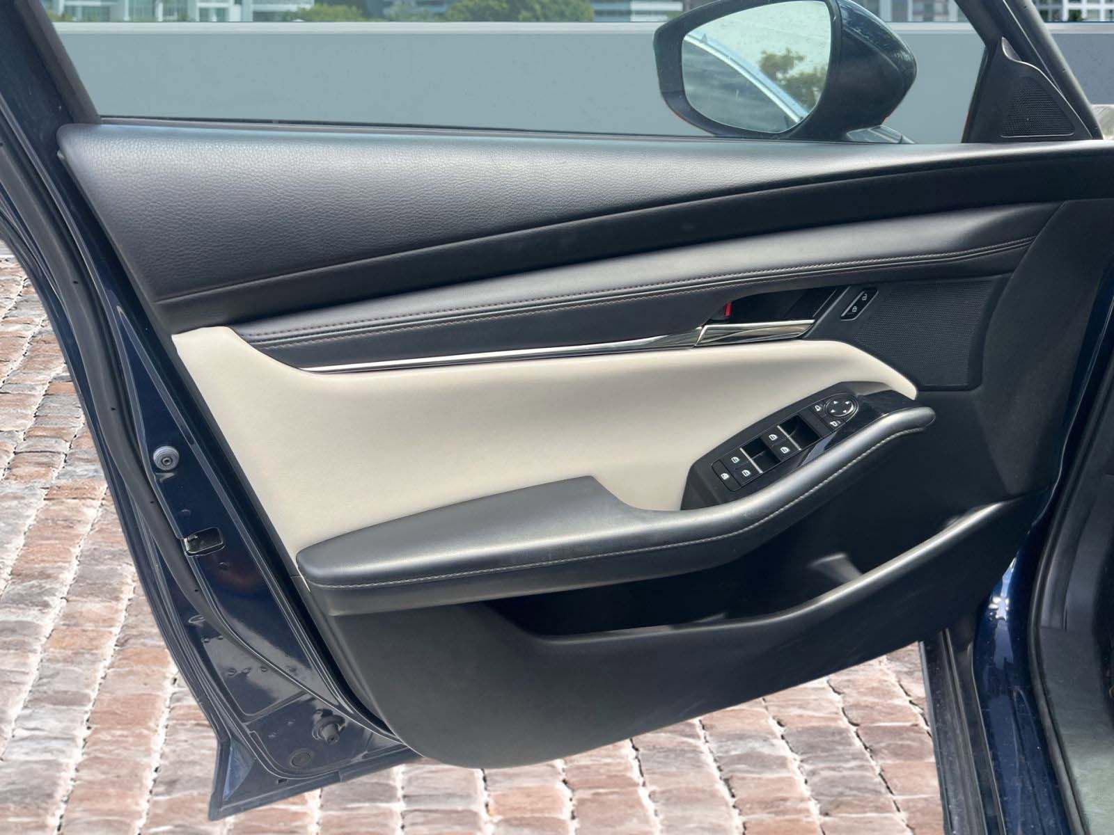 Used 2022 MAZDA MAZDA3 s FWD image 10