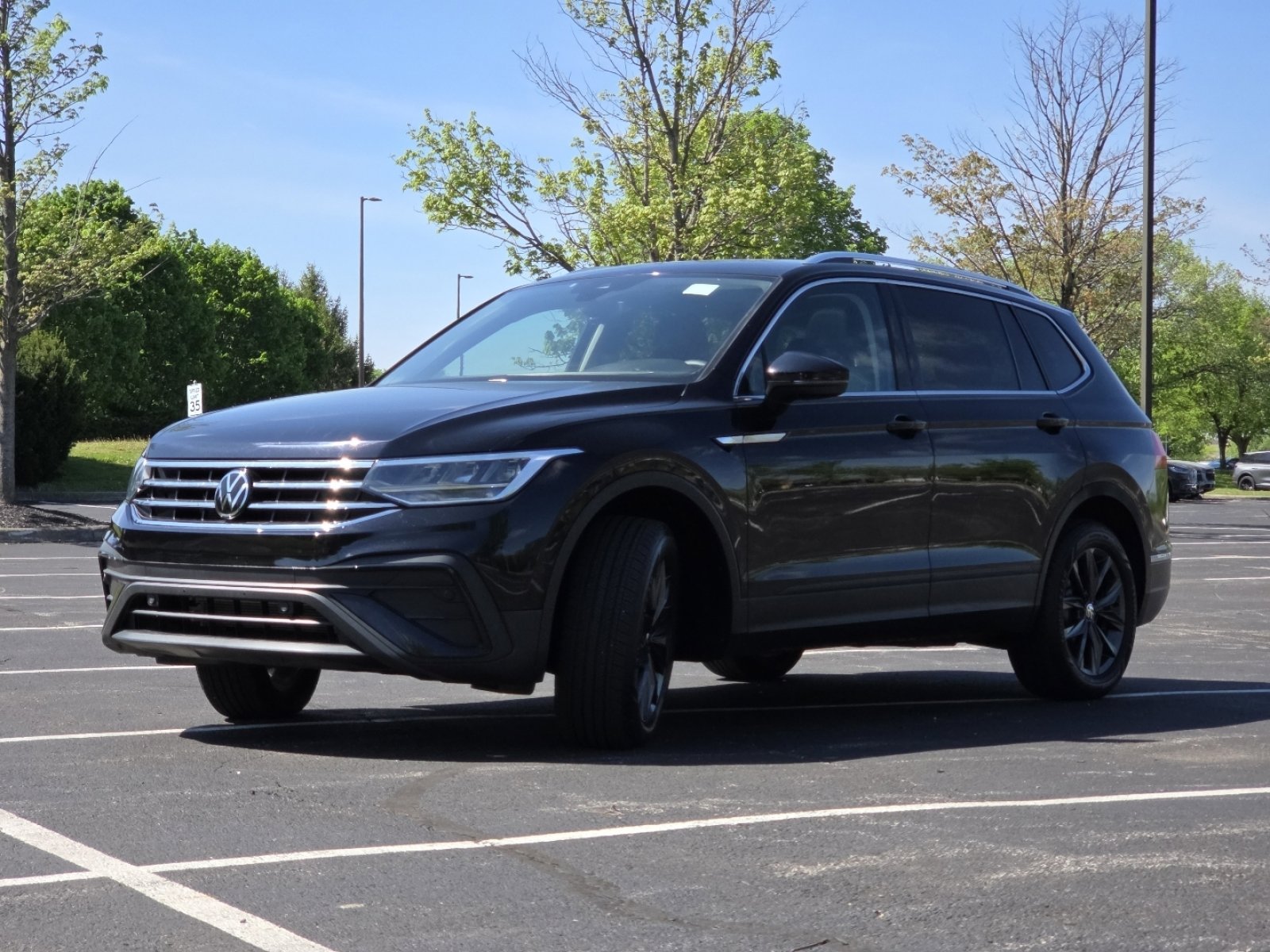 Used 2023 Volkswagen Tiguan SE AWD/4WD image 18