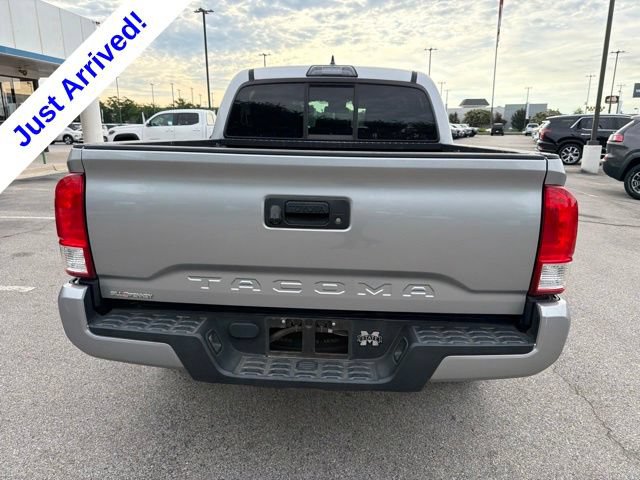 Used 2017 Toyota Tacoma SR RWD image 4