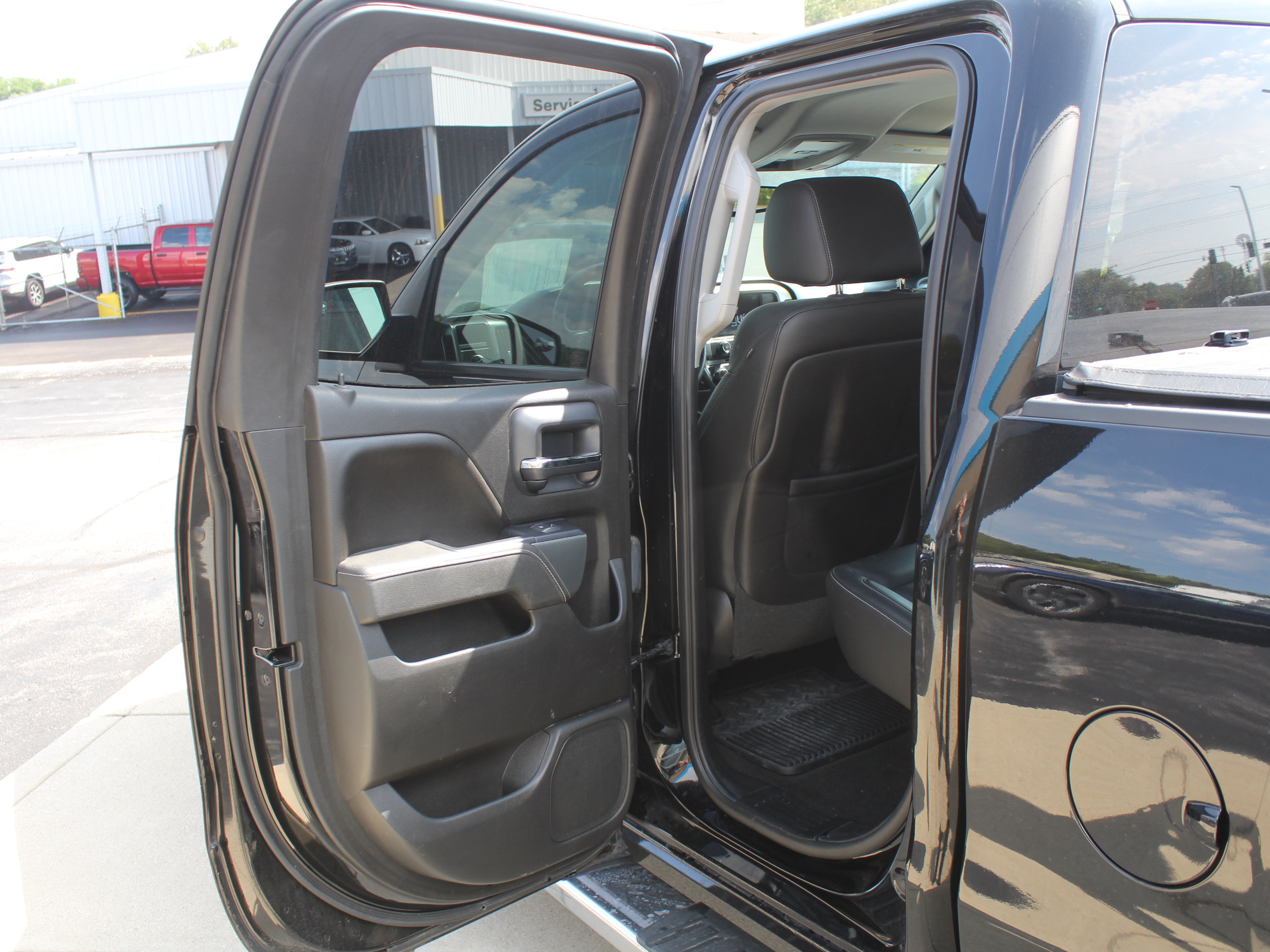 Used 2015 Chevrolet Silverado 1500 LT w/ LT Convenience Package AWD/4WD image 22