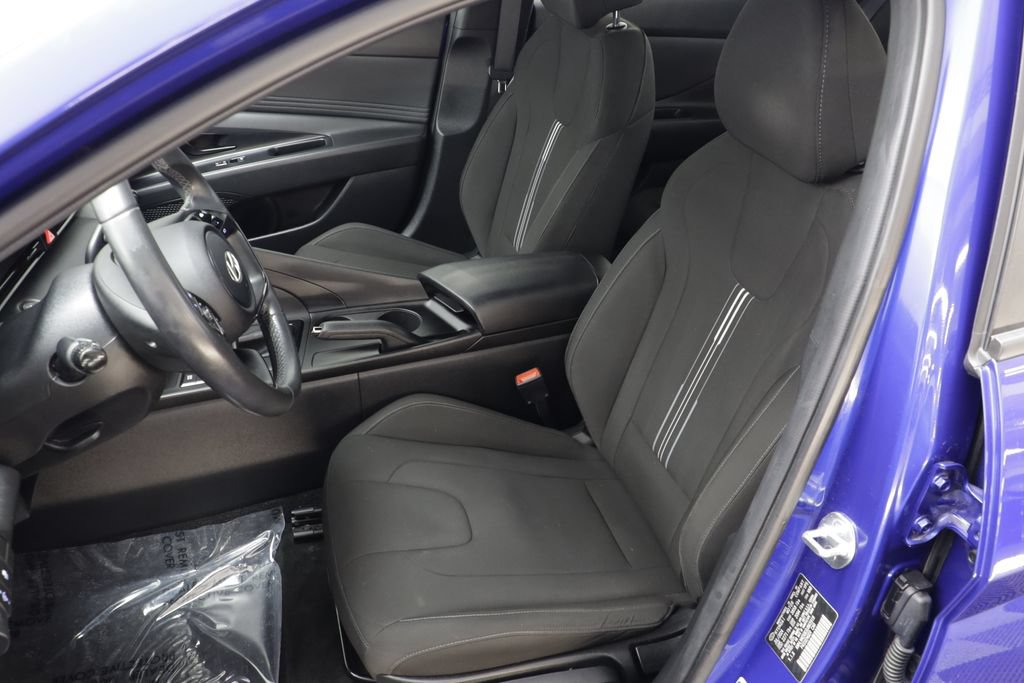 Used 2025 Hyundai Elantra Sport FWD image 13