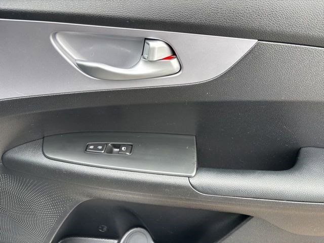 Used 2024 Kia Forte LXS image 38