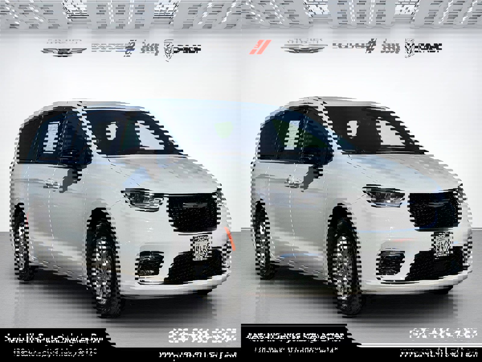 Used 2024 Chrysler Pacifica Touring image 1