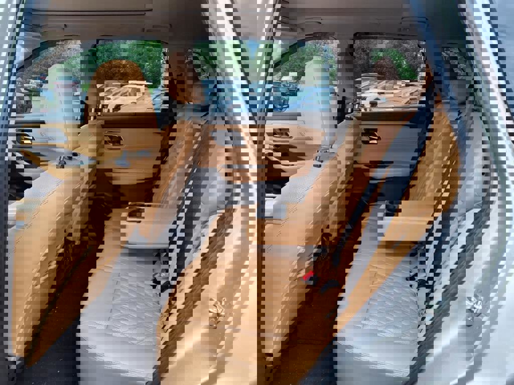 Used 2021 Nissan Rogue Platinum image 5