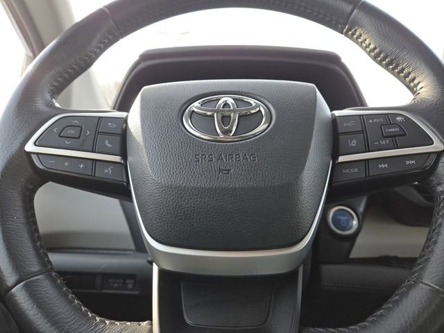 Used 2024 Toyota Sienna XLE image 33