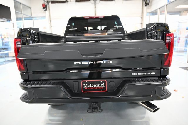New 2026 GMC Sierra 2500 Denali w/ Denali Reserve Package image 7
