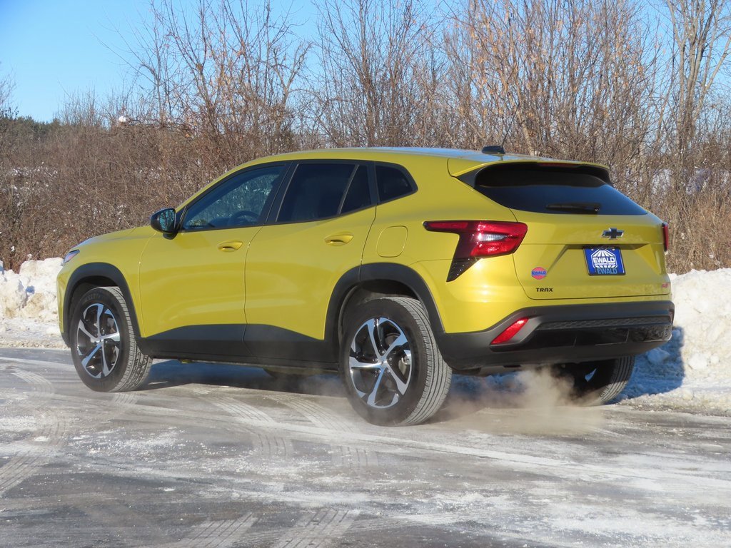 Used 2024 Chevrolet Trax RS w/ Driver Confidence Package image 27