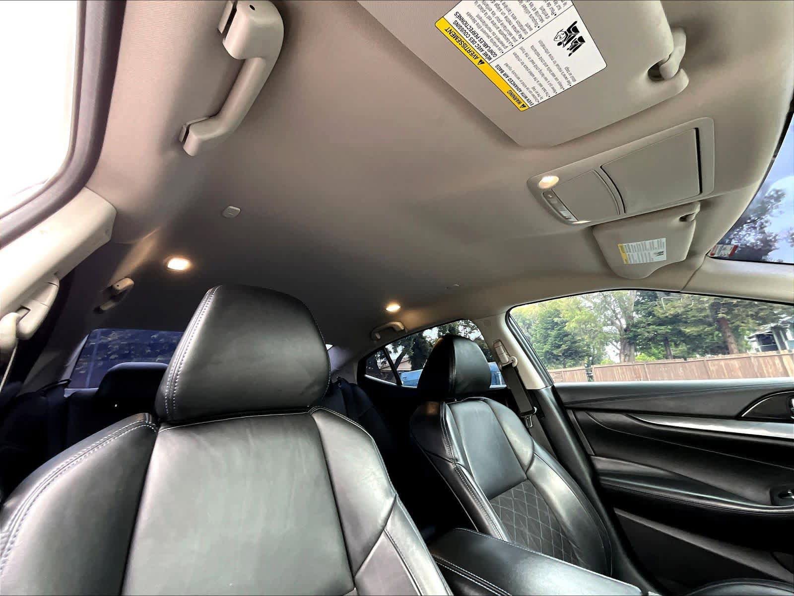 Used 2018 Nissan Maxima SR FWD image 25