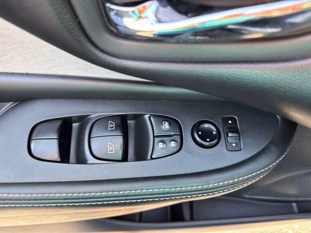 Used 2024 Nissan Murano SV AWD/4WD image 9