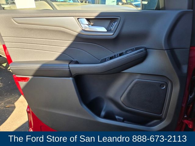 New 2025 Ford Escape SE image 18
