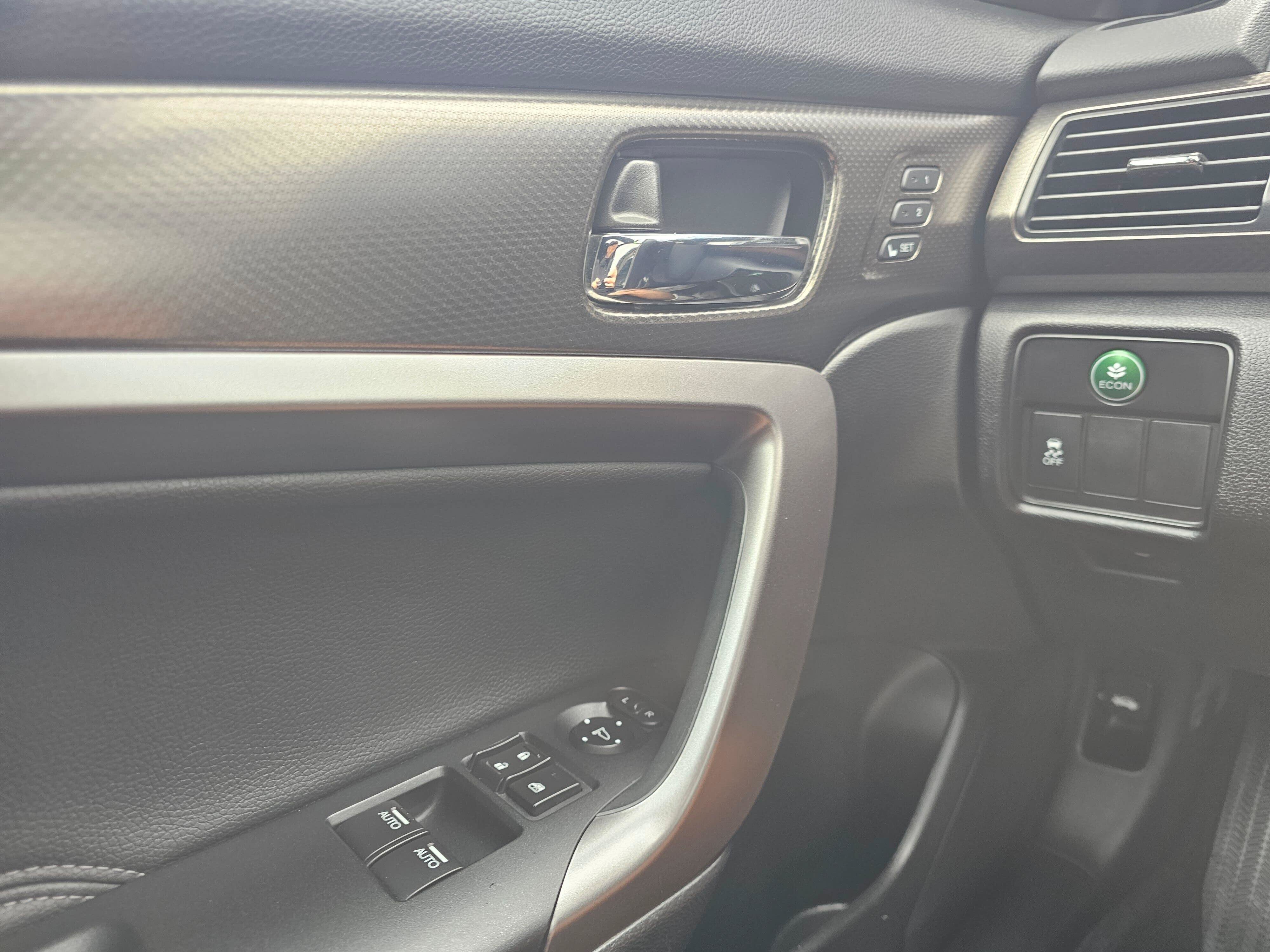 Used 2017 Honda Accord EX-L image 30