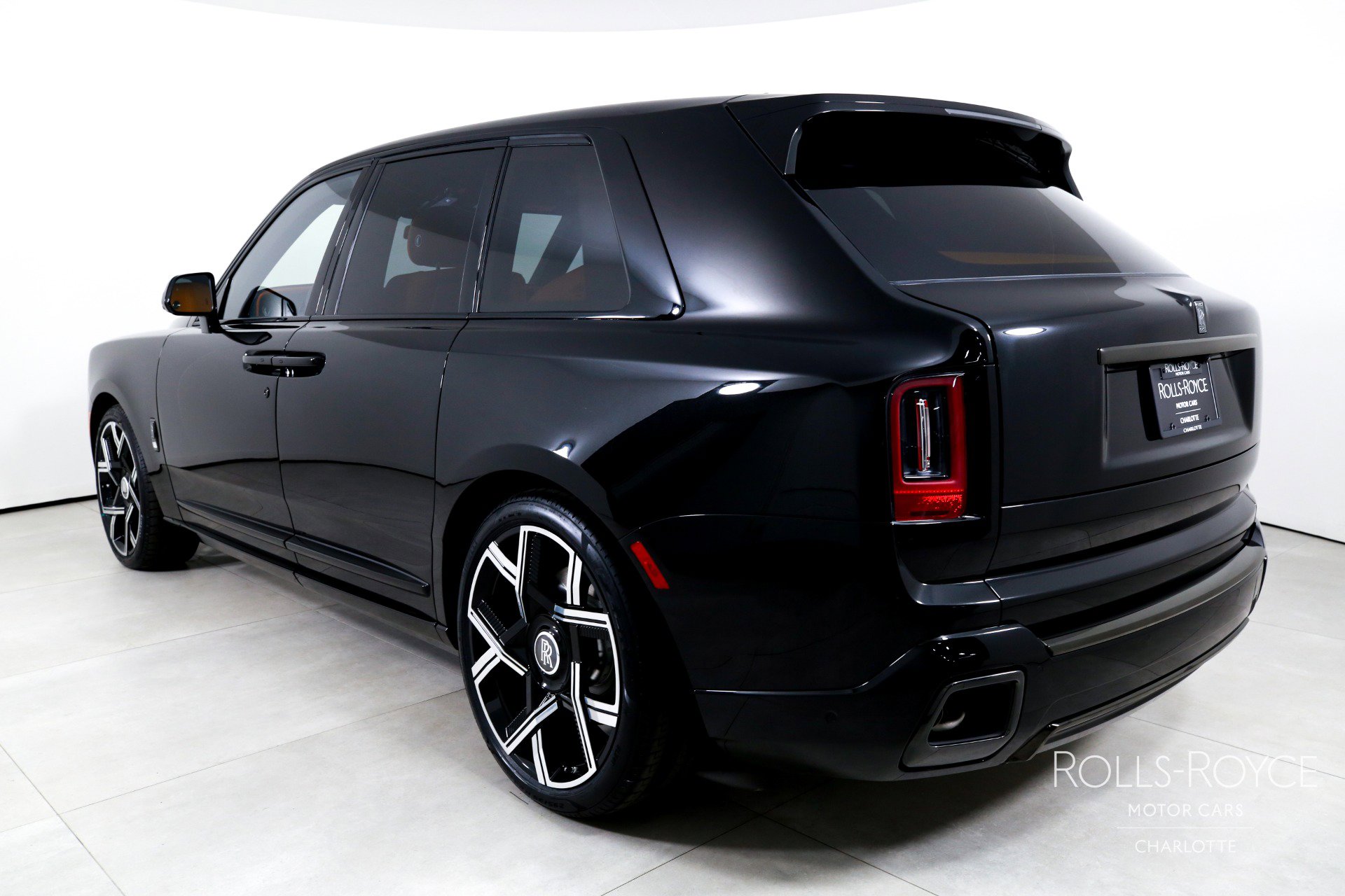 New 2026 Rolls-Royce Cullinan Black Badge image 8
