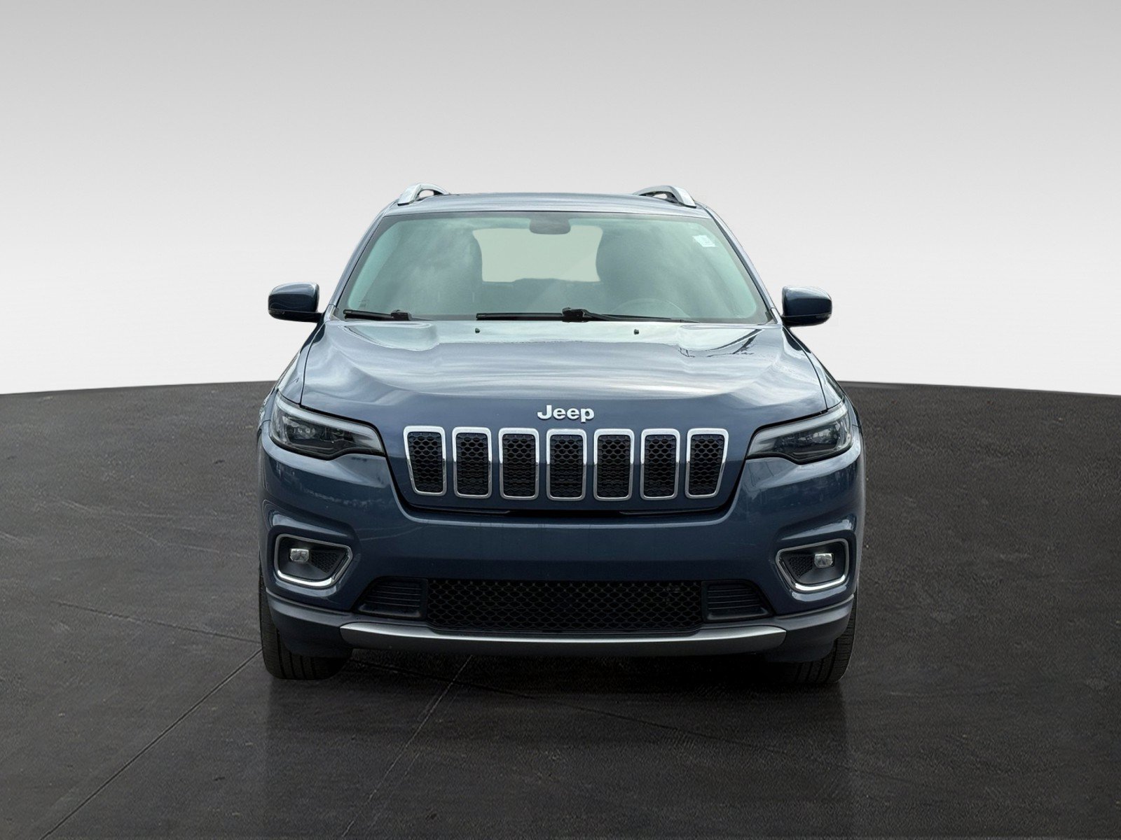 Used 2019 Jeep Cherokee Limited AWD/4WD image 2