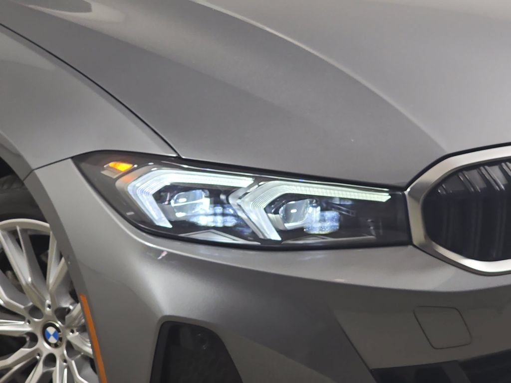 Used 2024 BMW 330i xDrive Sedan w/ Premium Package AWD/4WD image 35