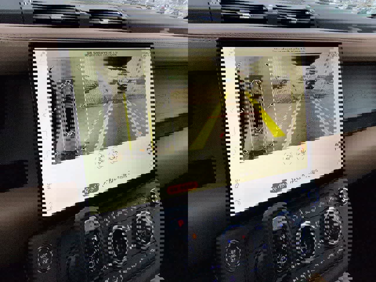 New 2026 Land Rover Defender 130 X-Dynamic SE image 32