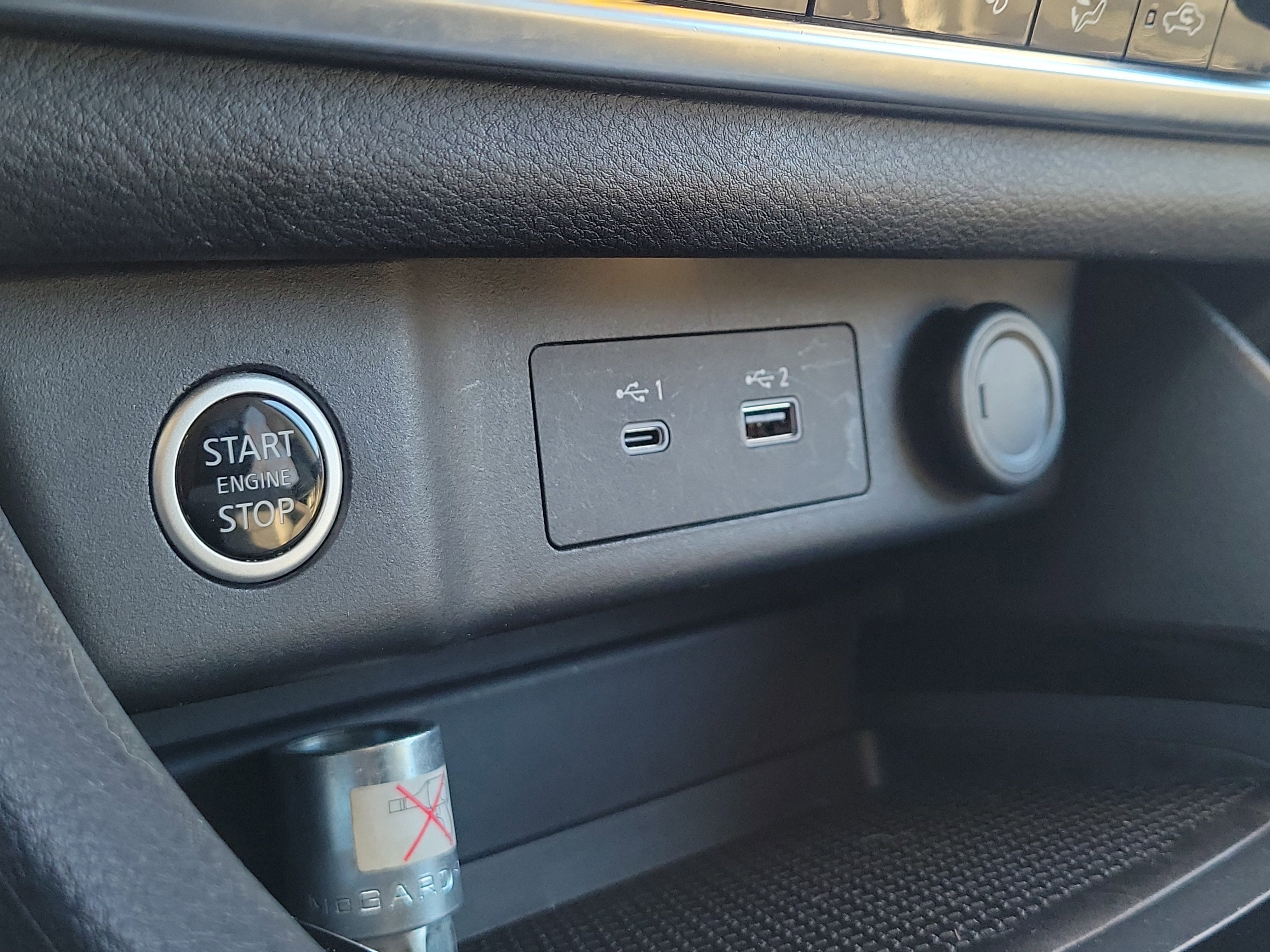 Used 2022 Nissan Rogue SV image 29