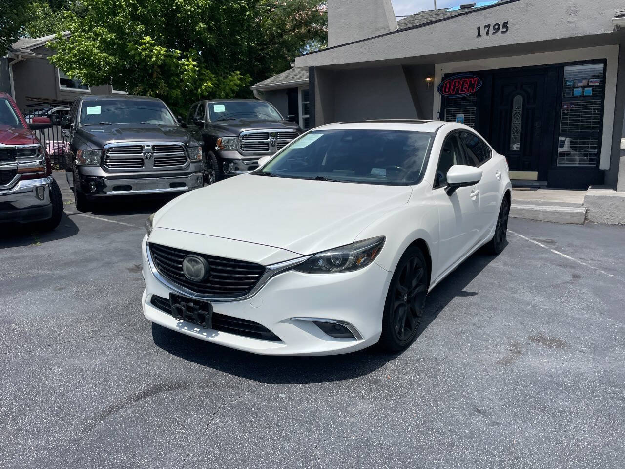 Used 2017 MAZDA MAZDA6 Grand Touring FWD image 2