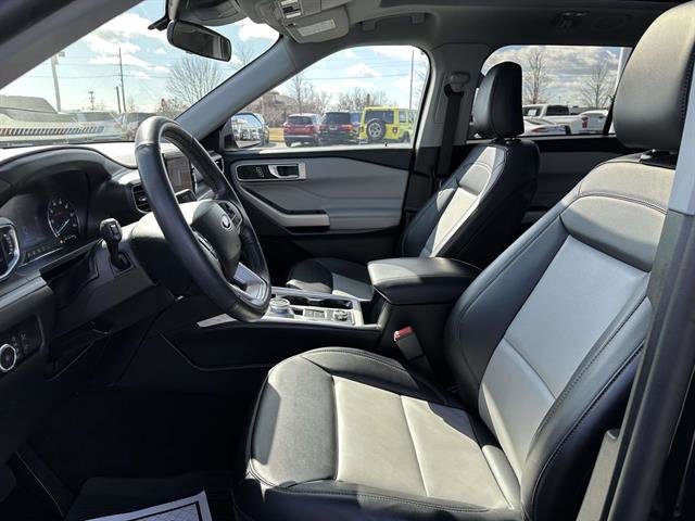 Used 2023 Ford Explorer XLT w/ Equipment Group 202A AWD/4WD image 10