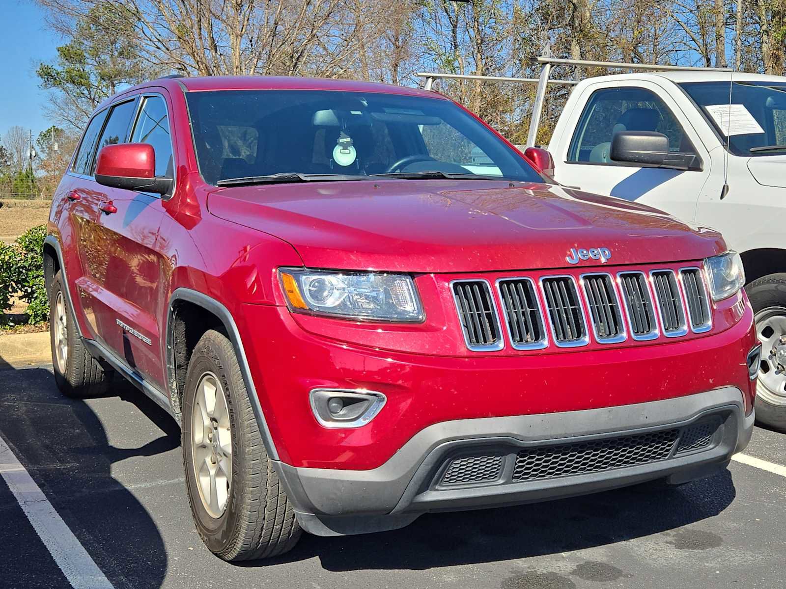 Used 2014 Jeep Grand Cherokee Laredo image 1