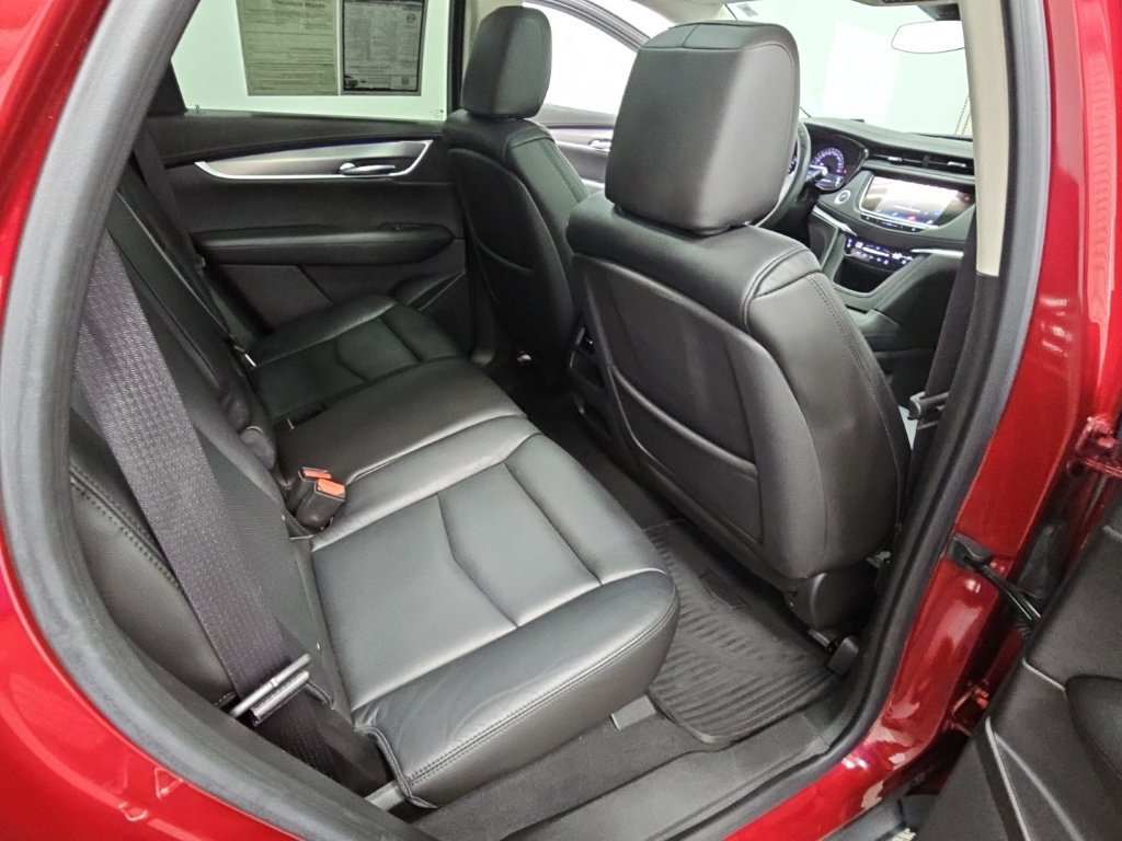 Used 2017 Cadillac XT5 Premium Luxury FWD image 37
