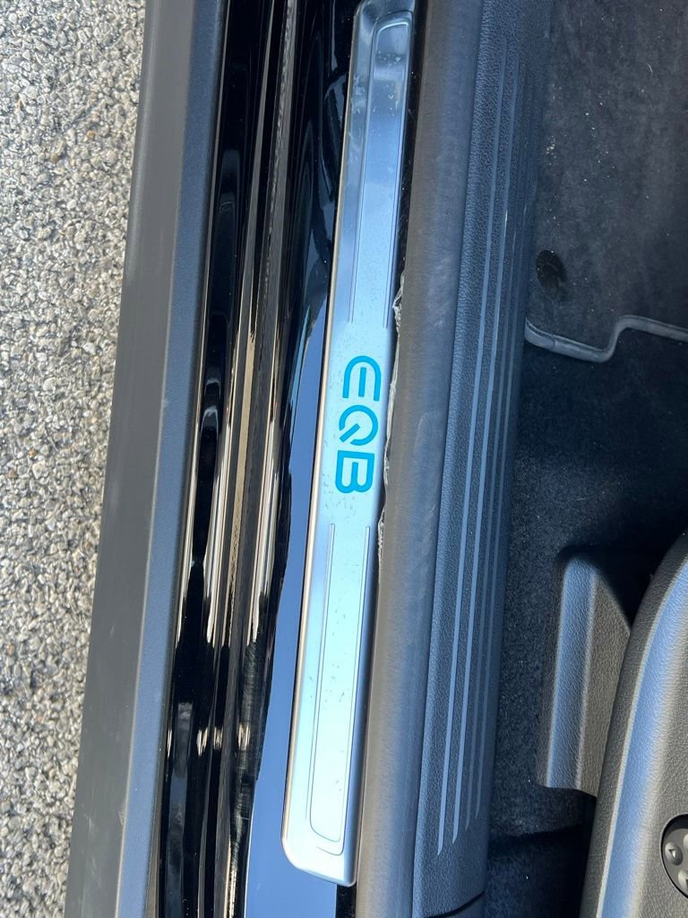Certified 2024 Mercedes-Benz EQB 300 4MATIC image 10