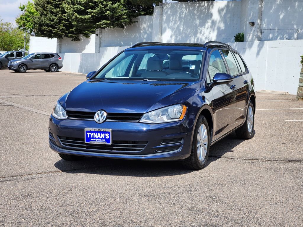 Used 2016 Volkswagen Golf S FWD image 3