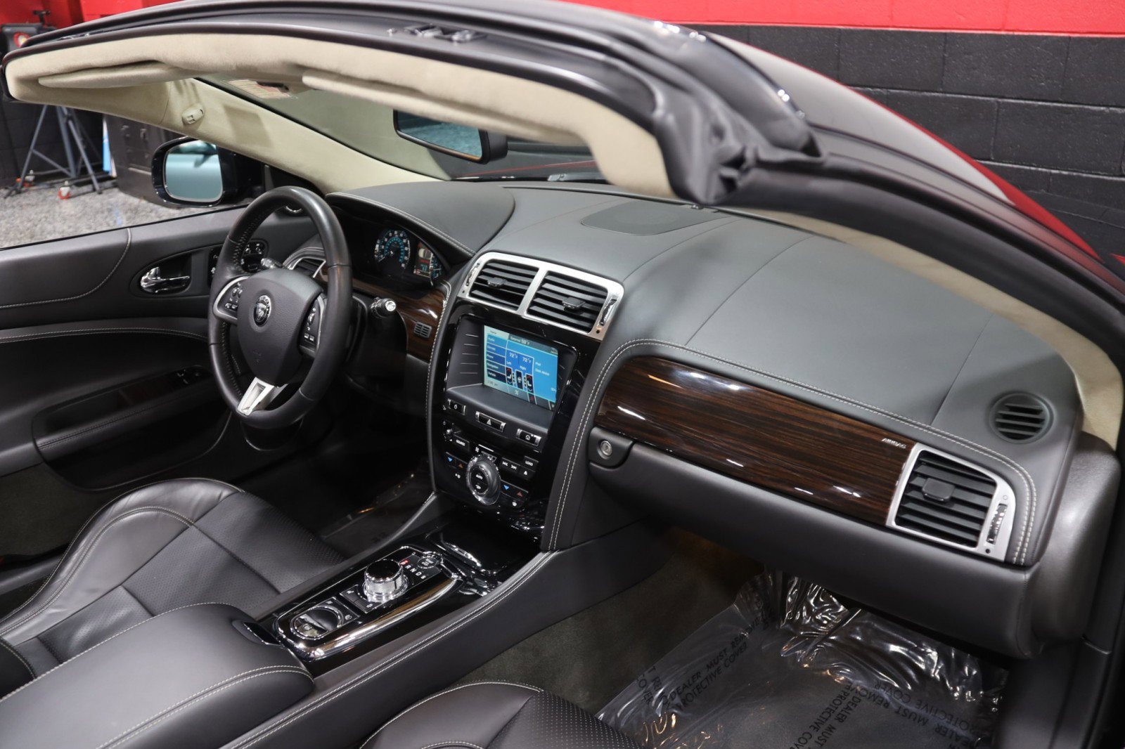 Used 2014 Jaguar XK 2dr Convertible image 42