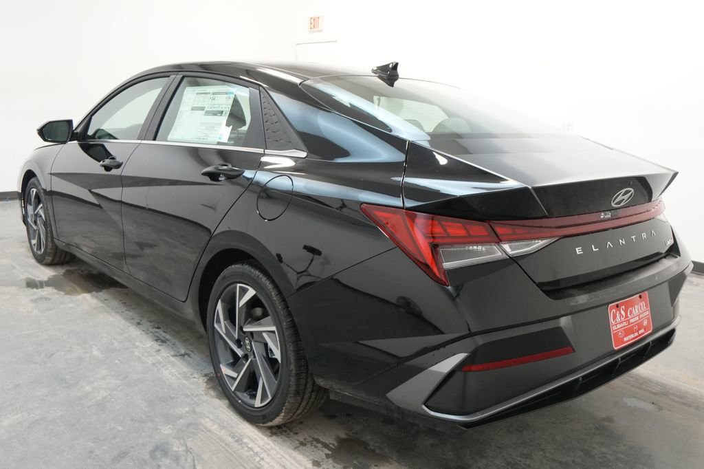 New 2026 Hyundai Elantra Limited image 6