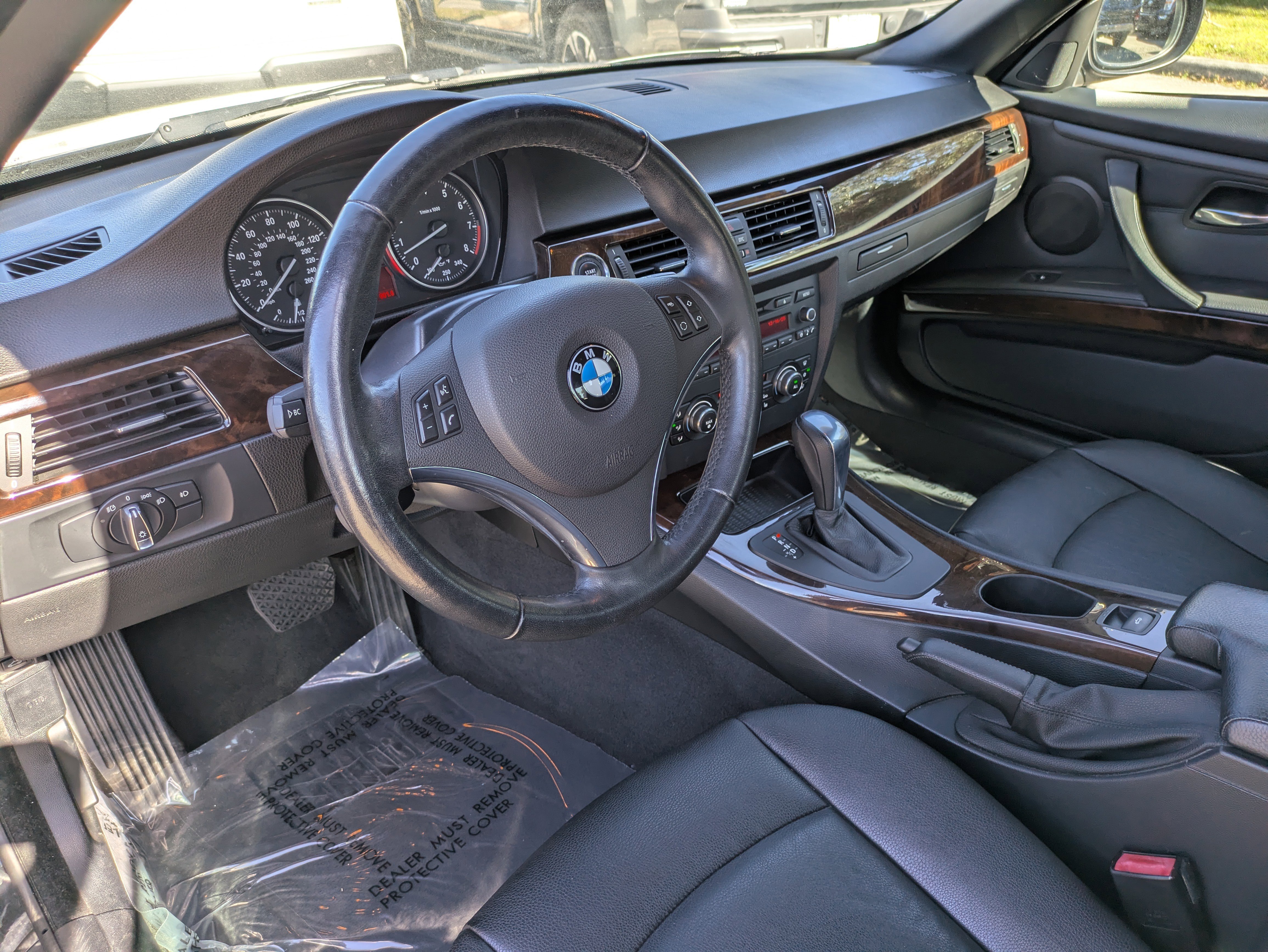 Used 2011 BMW 335i Convertible image 18