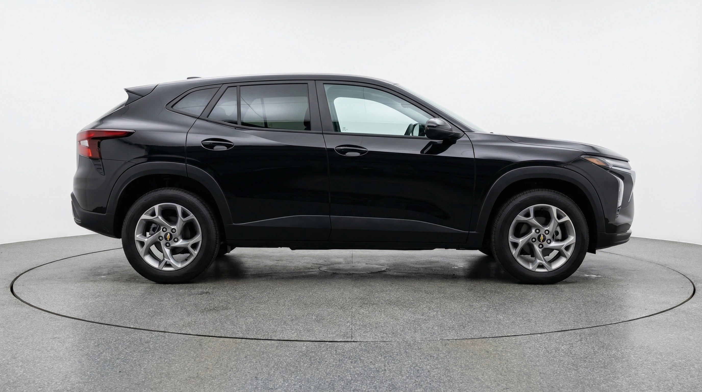 Used 2025 Chevrolet Trax LT image 11