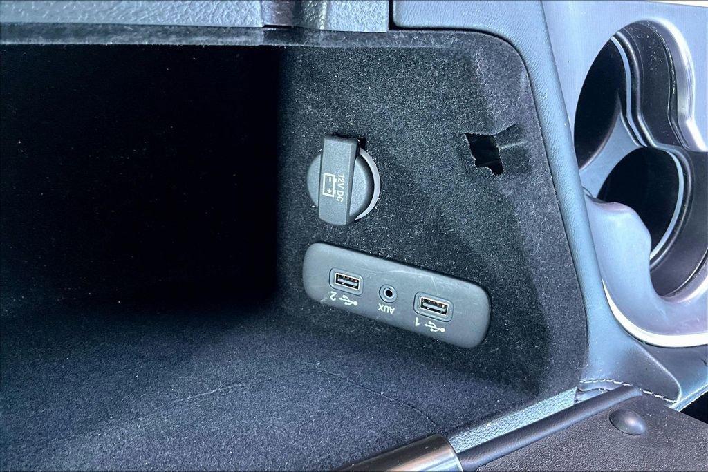 Used 2022 Dodge Challenger SXT w/ Driver Convenience Group image 15