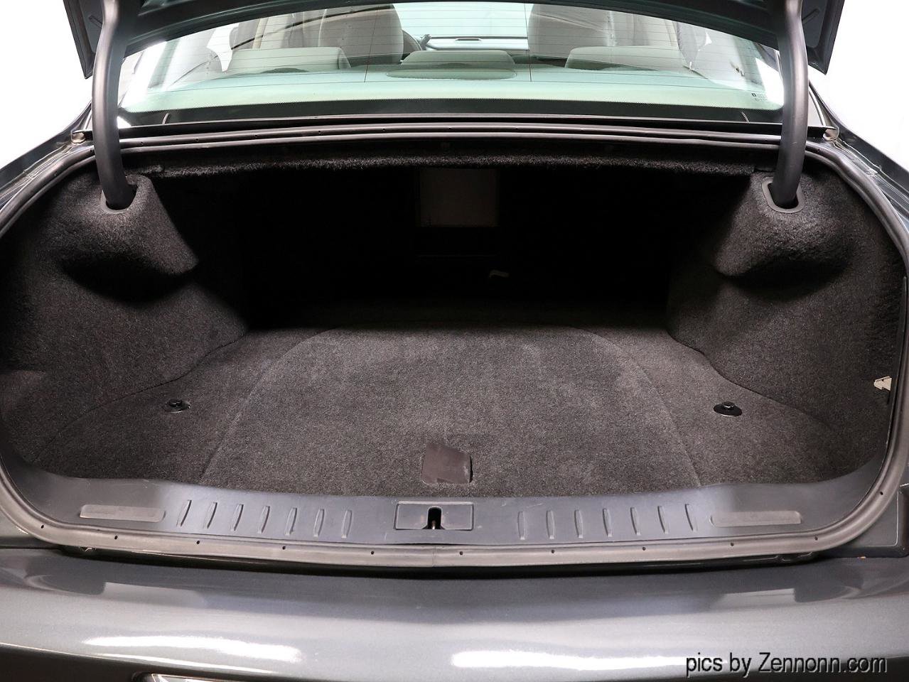 Used 2011 Cadillac DTS Luxury FWD image 24