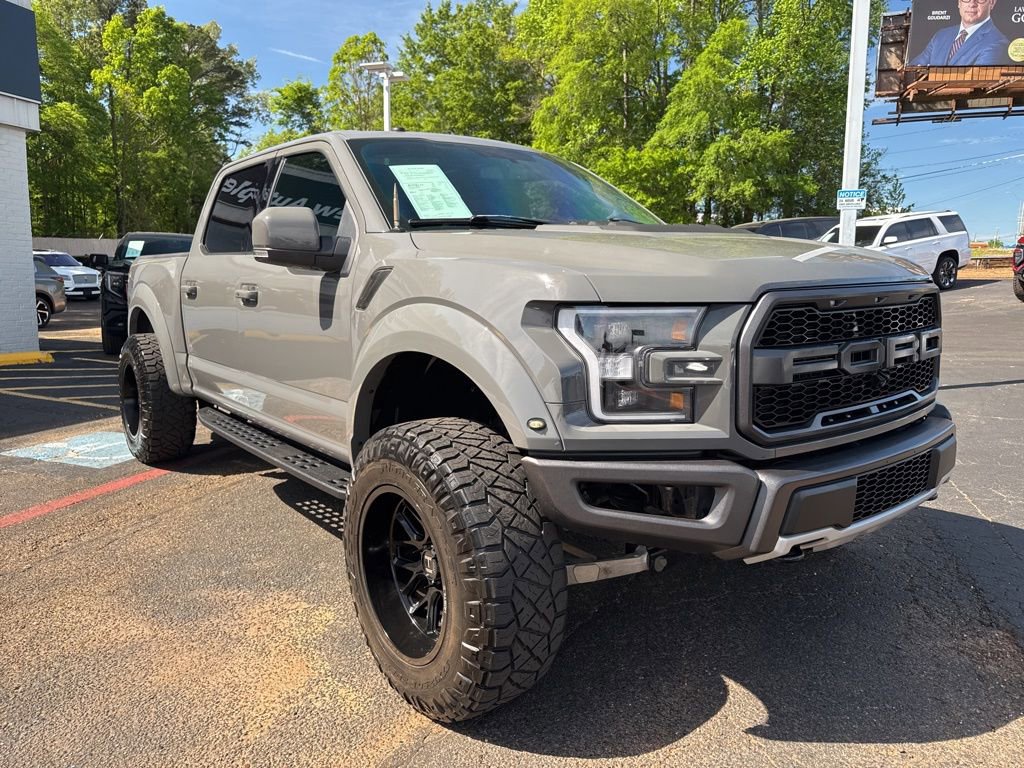 Used 2018 Ford F150 Raptor w/ Equipment Group 802A Luxury image 4