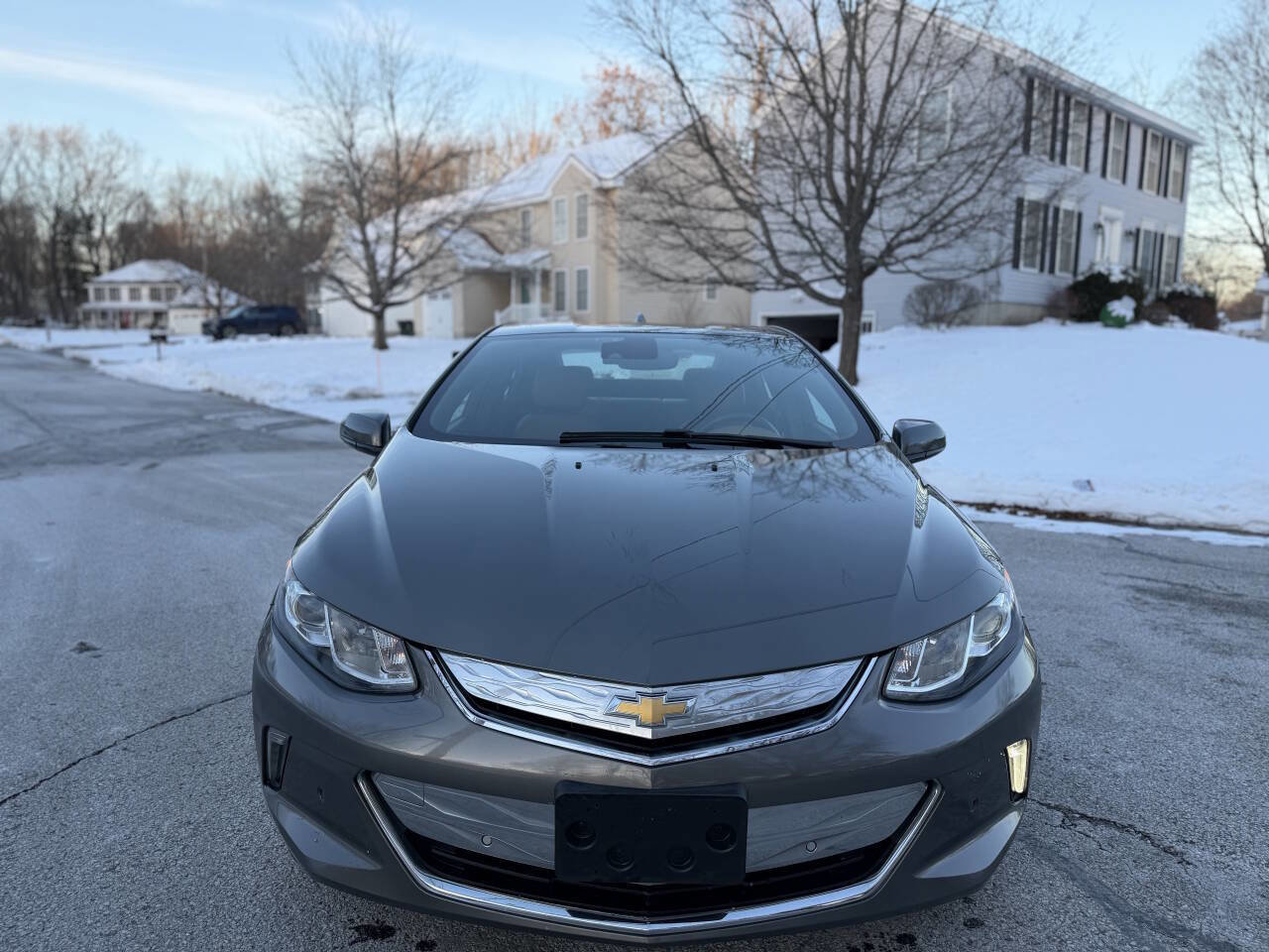 Used 2017 Chevrolet Volt Premier w/ Driver Confidence II Package image 11