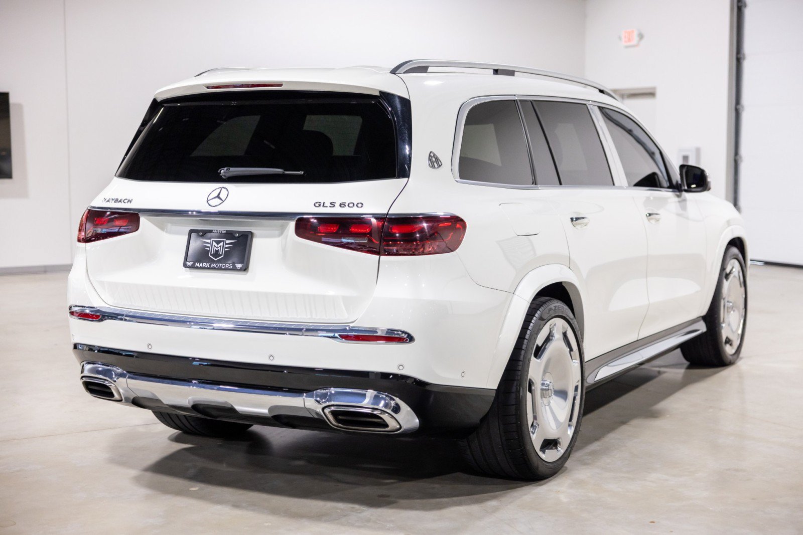 Used 2024 Mercedes-Benz Maybach GLS 600 4MATIC image 9