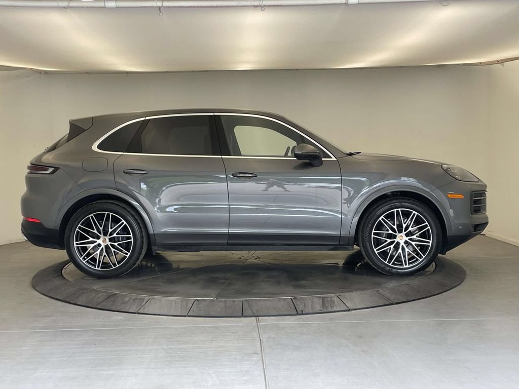 Certified 2025 Porsche Cayenne AWD/4WD image 8