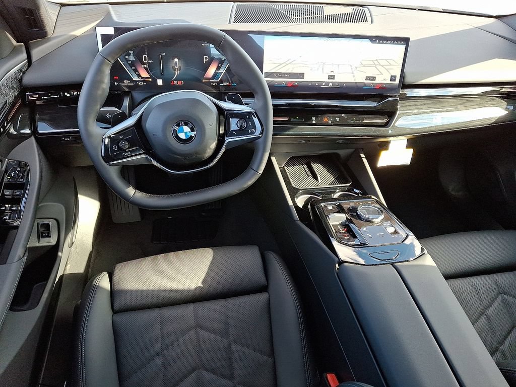 New 2026 BMW 530i xDrive w/ Convenience Package AWD/4WD image 2