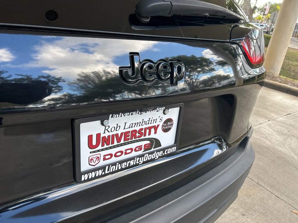 Used 2019 Jeep Cherokee Altitude image 17