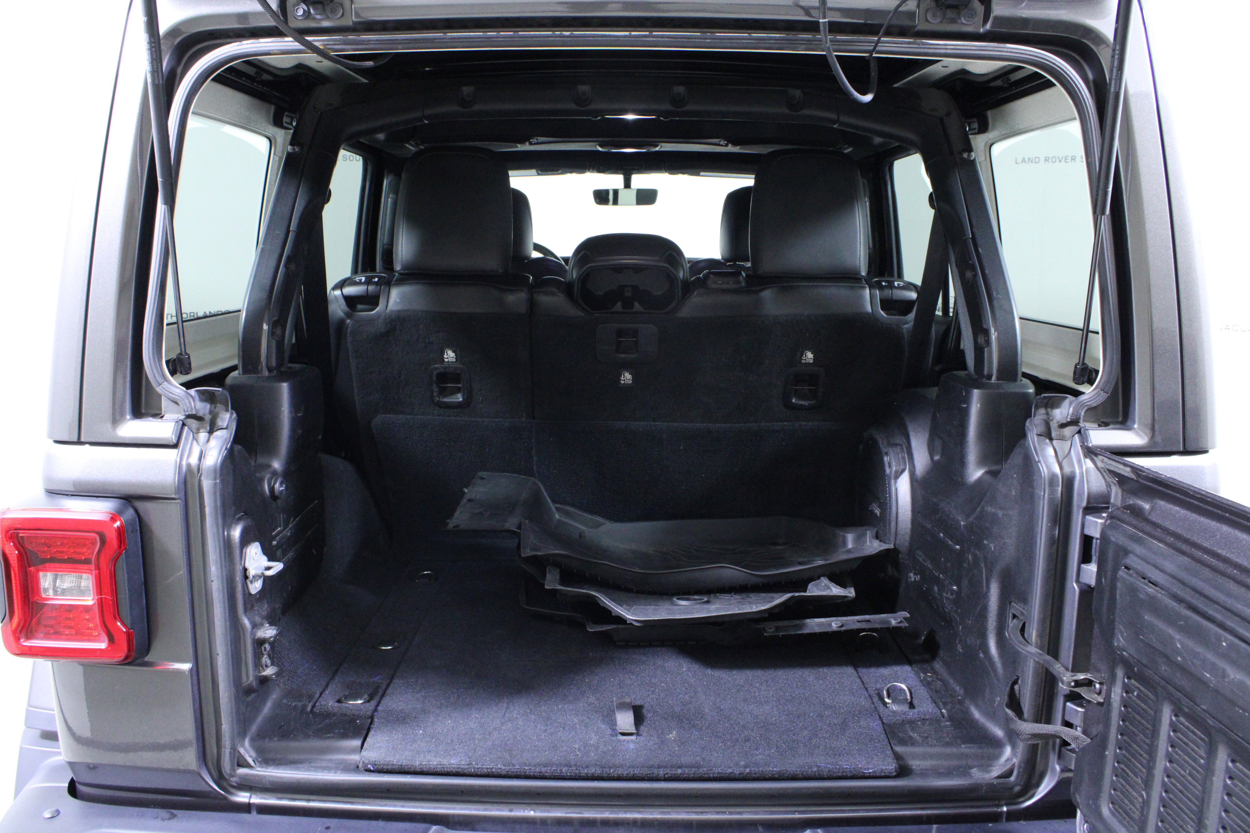 Used 2018 Jeep Wrangler Unlimited Rubicon image 9