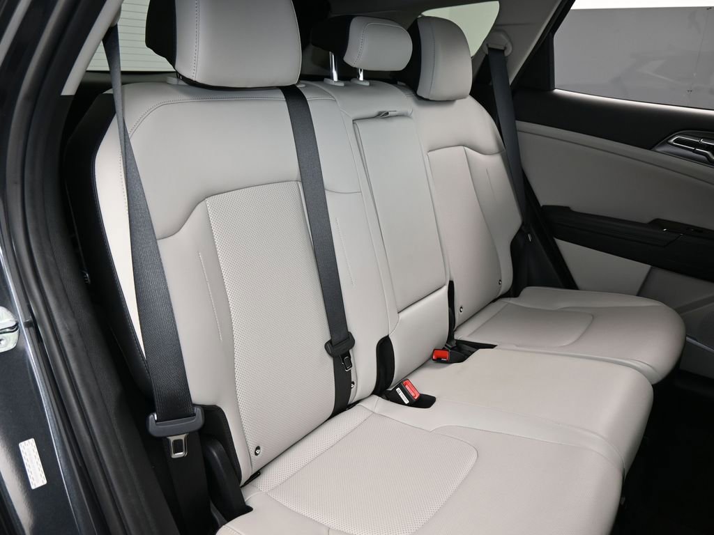 Used 2023 Kia Sportage EX image 38
