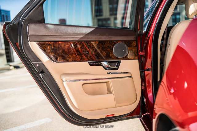 Used 2012 Jaguar XJ image 37