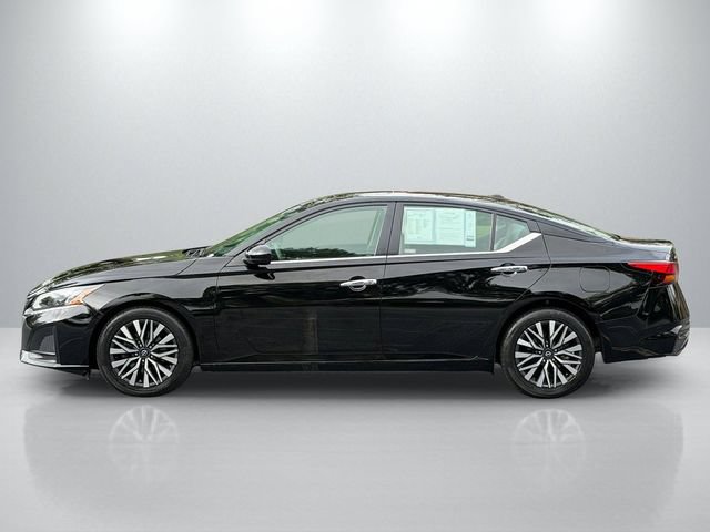 Used 2023 Nissan Altima 2.5 SV w/ SV Premium Package FWD image 4