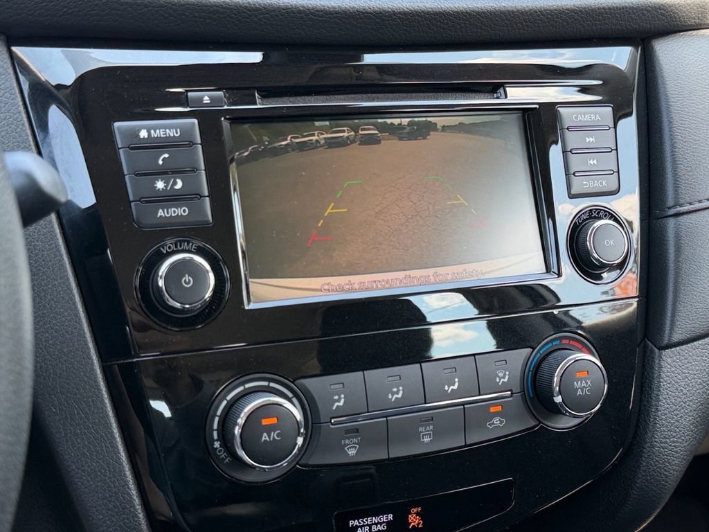 Used 2019 Nissan Rogue S FWD image 26