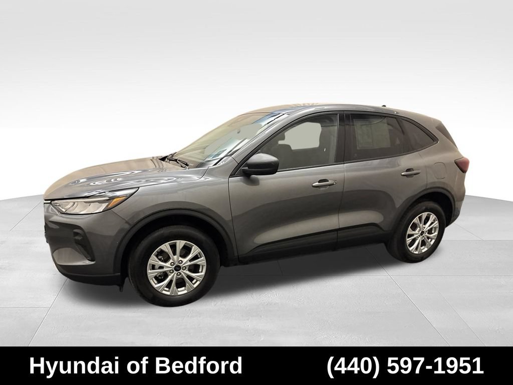 Used 2025 Ford Escape Active AWD/4WD image 9