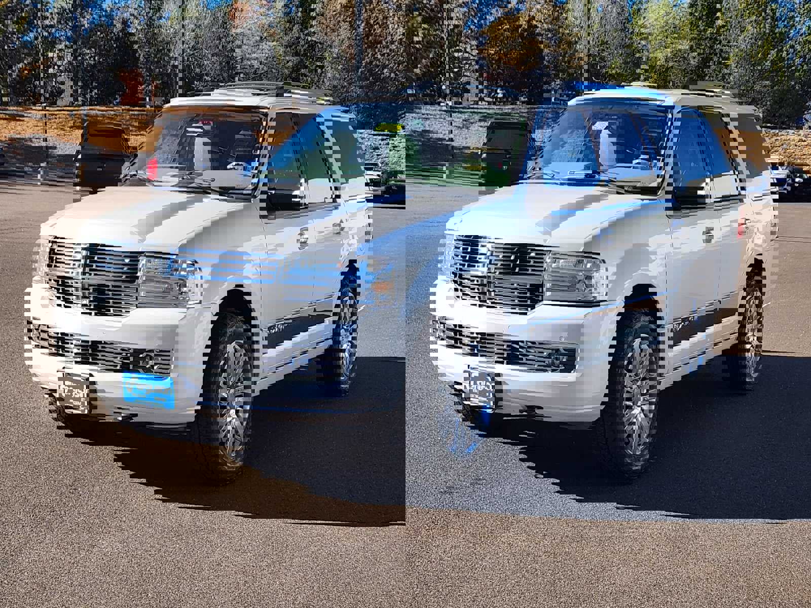 Used 2012 Lincoln Navigator 4WD image 4