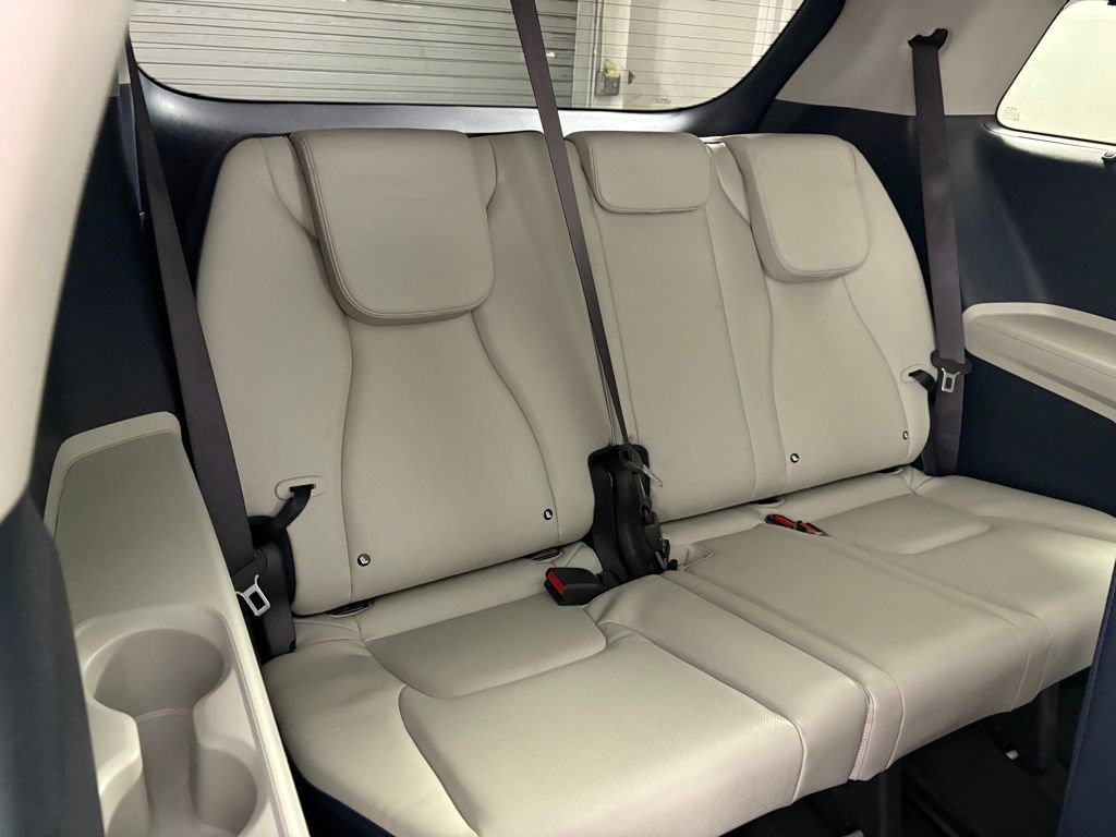 Used 2025 Kia Carnival SX image 34