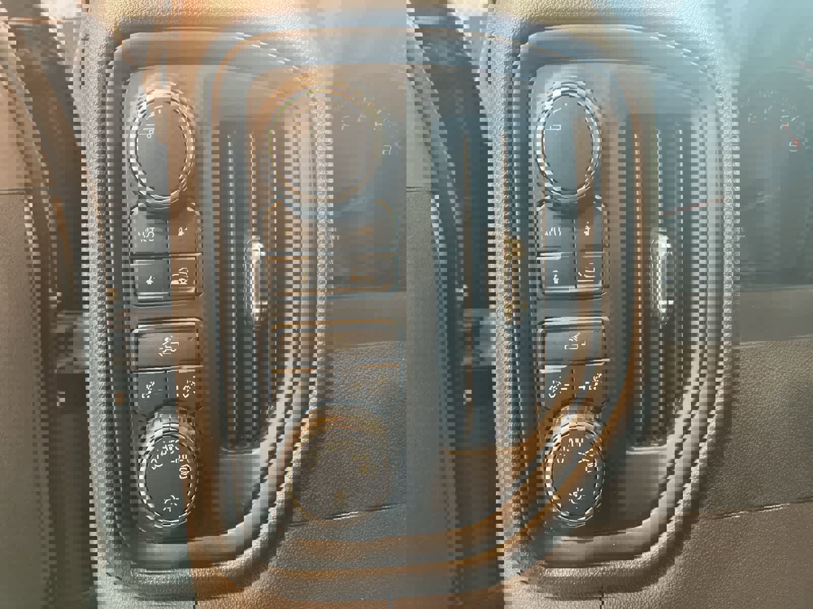 Used 2024 Chevrolet Silverado 1500 Custom image 12