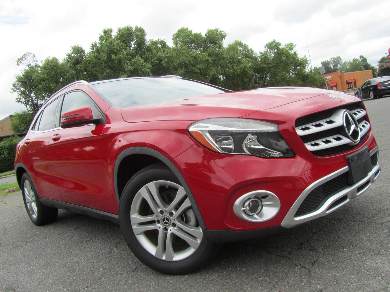Used 2018 Mercedes-Benz GLA 250 4MATIC image 2